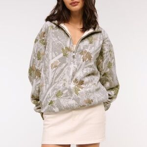 Abercrombie & Fitch Sunday half zip camo sweatshirt